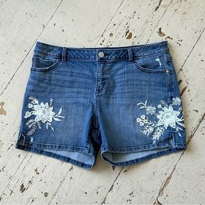 Vera Wang Floral Embroidered Shorts Size 12